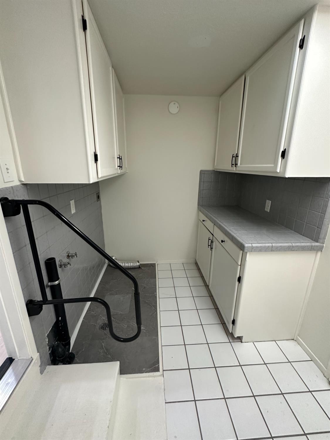 Detail Gallery Image 17 of 44 For 7969 Glenbar Way, Fair Oaks,  CA 95628 - 4 Beds | 2/1 Baths