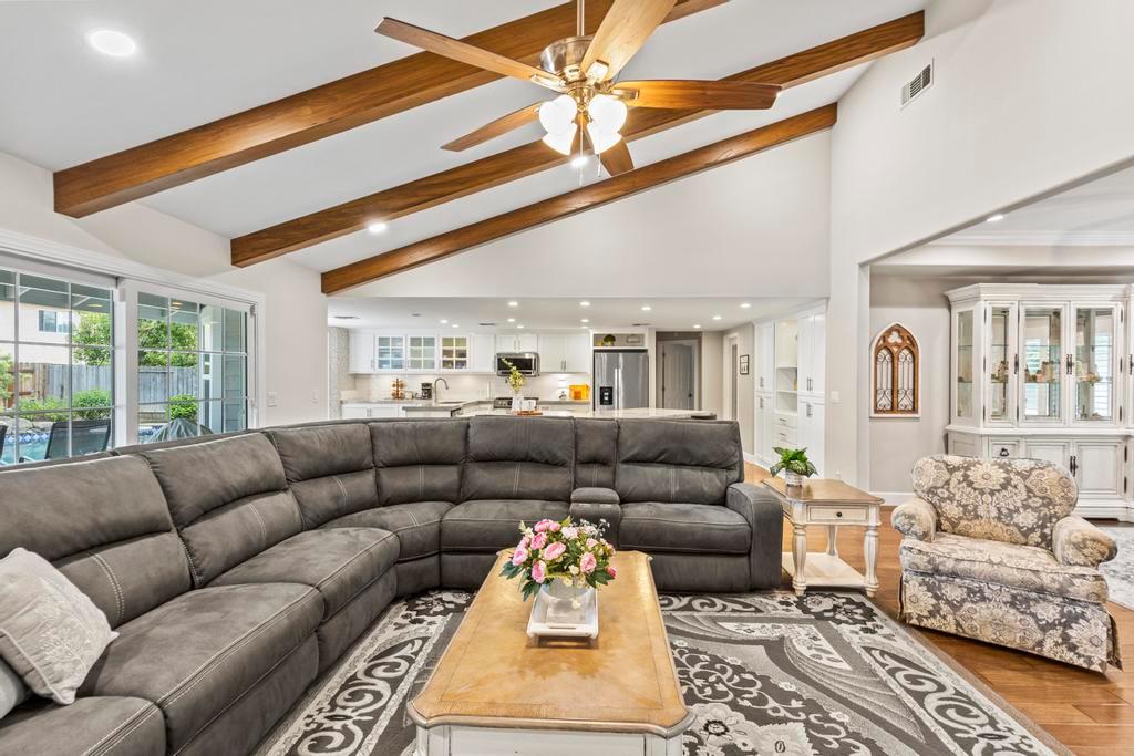 Detail Gallery Image 15 of 80 For 734 Mariner Loop, Yuba City,  CA 95991 - 4 Beds | 3 Baths