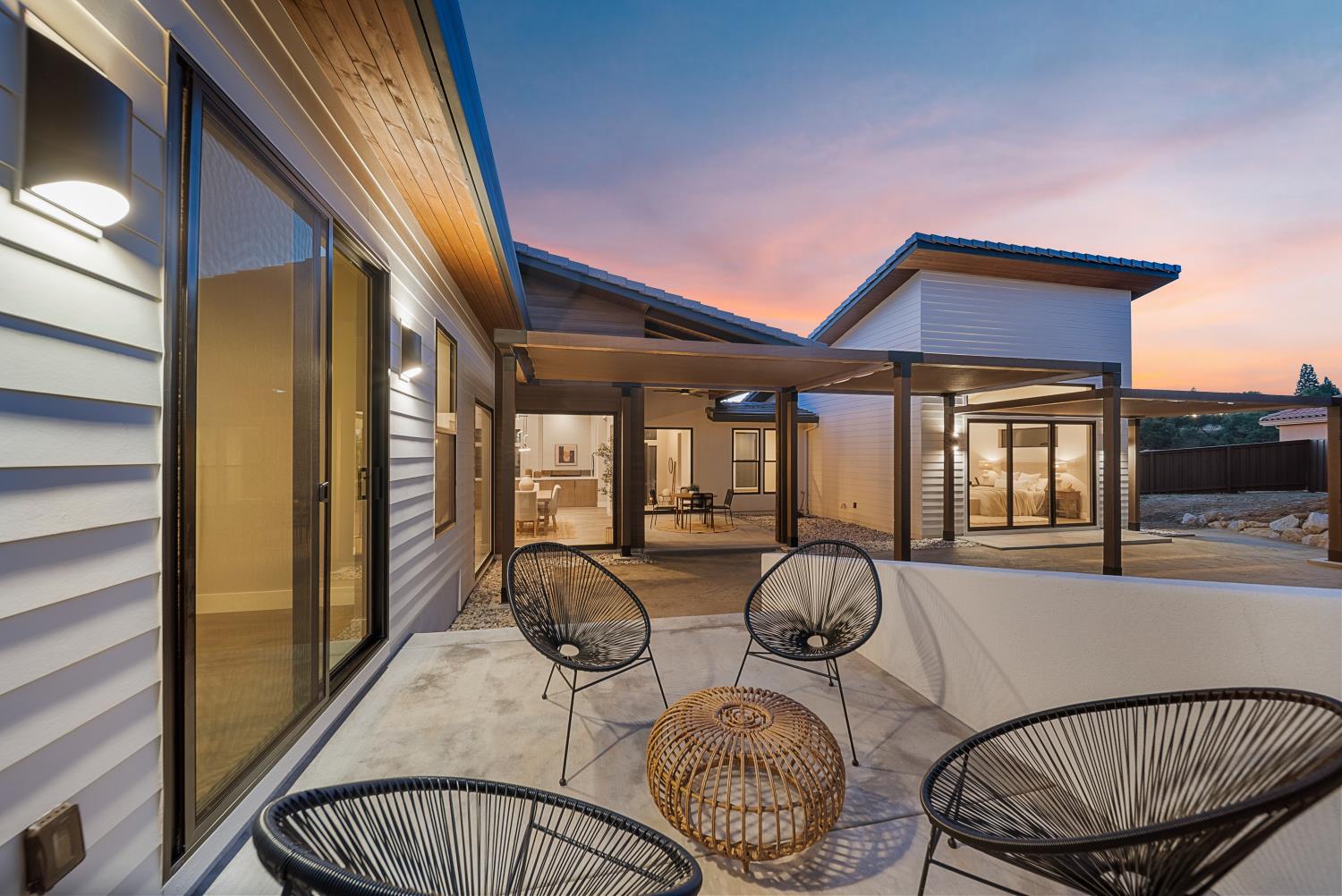 Detail Gallery Image 32 of 39 For 1700 Ridgeview Cir, Auburn,  CA 95603 - 4 Beds | 3/1 Baths