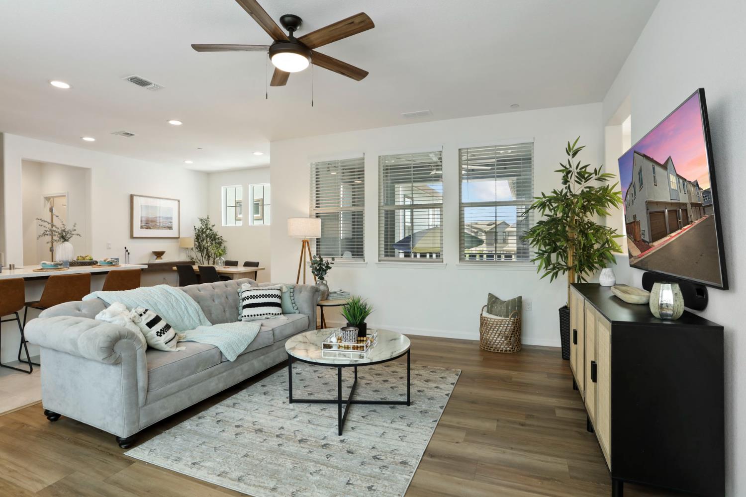 Detail Gallery Image 9 of 54 For 17481 Nightshore Dr, Lathrop,  CA 95330 - 3 Beds | 2 Baths