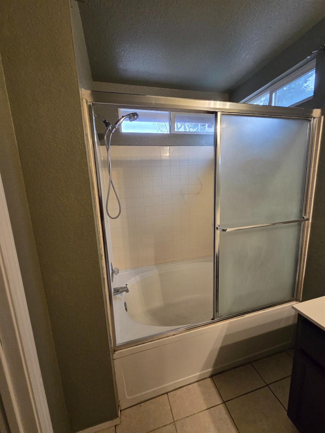 Detail Gallery Image 33 of 49 For 3634 Whispering Creek Cir, Stockton,  CA 95219 - 3 Beds | 2/1 Baths