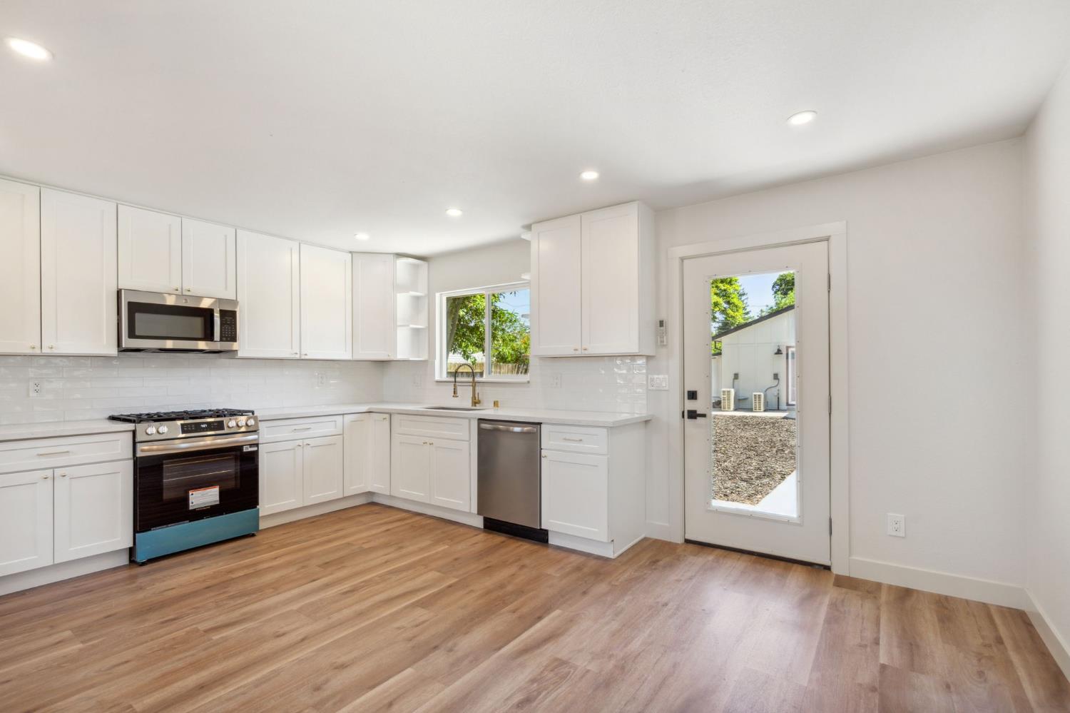 Detail Gallery Image 24 of 27 For 604 Myrtle Ave, West Sacramento,  CA 95605 - 4 Beds | 3 Baths