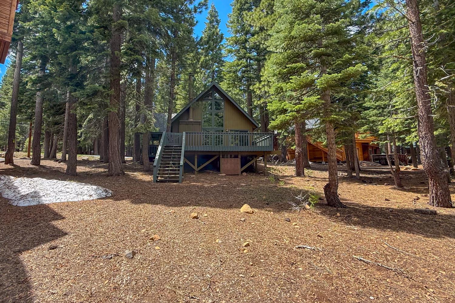 Detail Gallery Image 19 of 22 For 13552 Davos Dr, Truckee,  CA 96161 - 3 Beds | 2 Baths