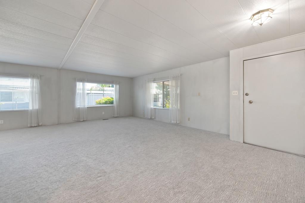 Detail Gallery Image 18 of 46 For 172 Rolling River Ln, Rancho Cordova,  CA 95670 - 2 Beds | 2 Baths