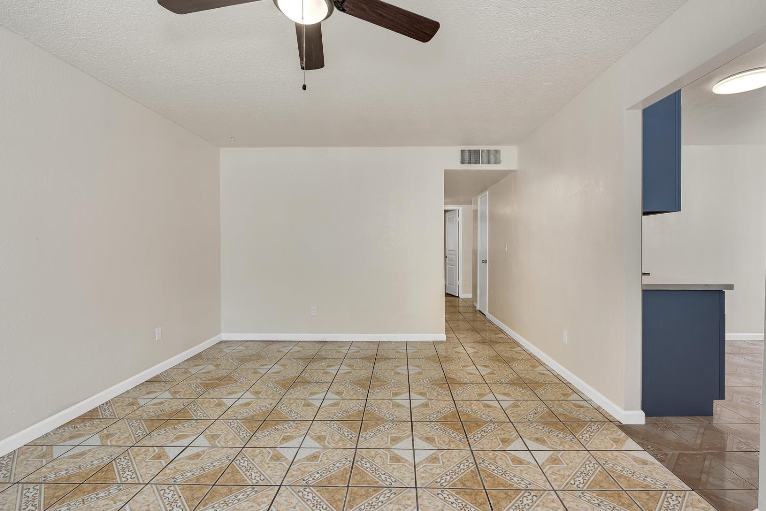 Detail Gallery Image 4 of 30 For 732 Bristlecone Way, Modesto,  CA 95351 - 3 Beds | 2 Baths
