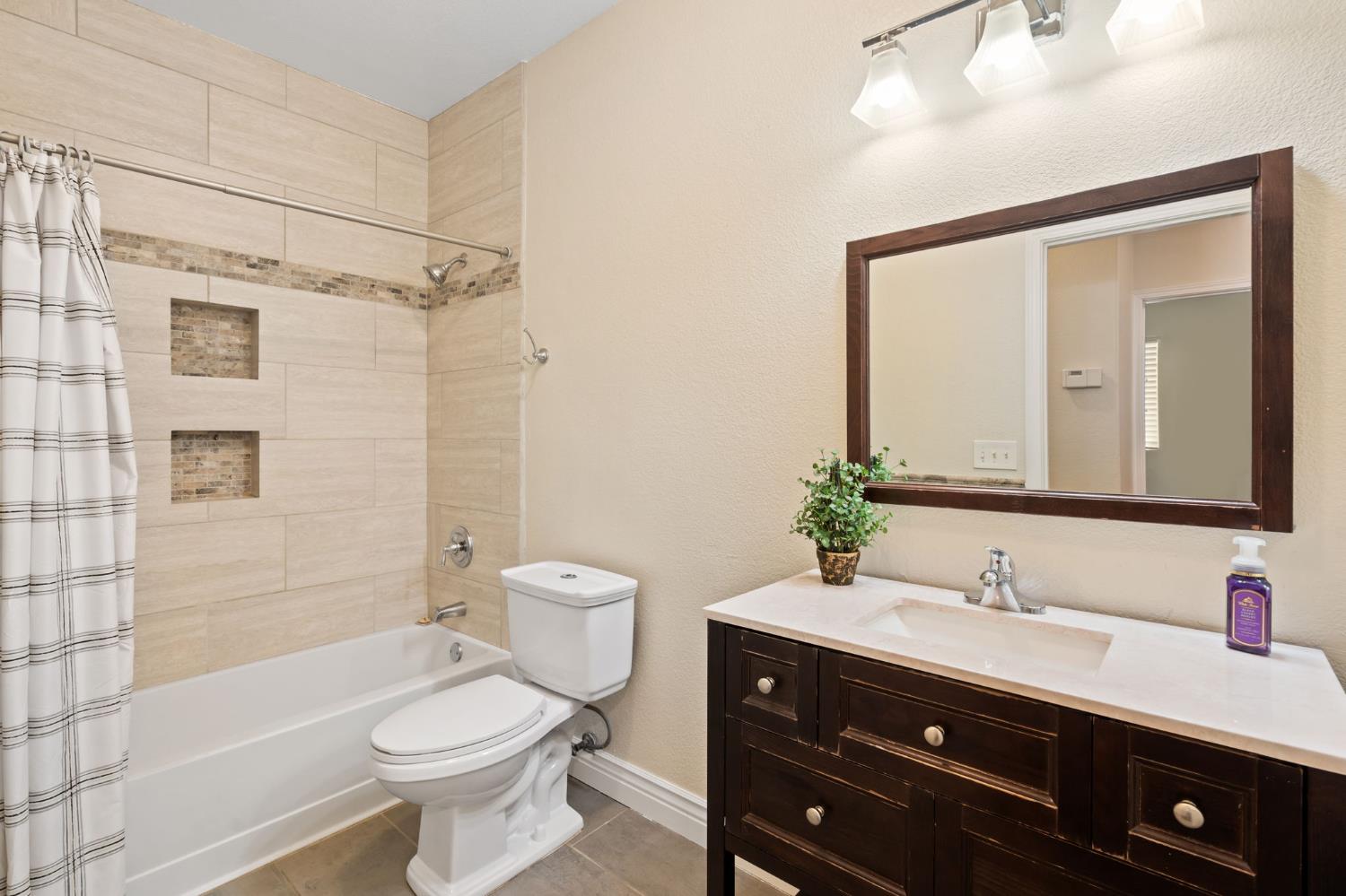 Detail Gallery Image 18 of 23 For 6530 Mystery Mountain Way, Rocklin,  CA 95765 - 3 Beds | 2 Baths