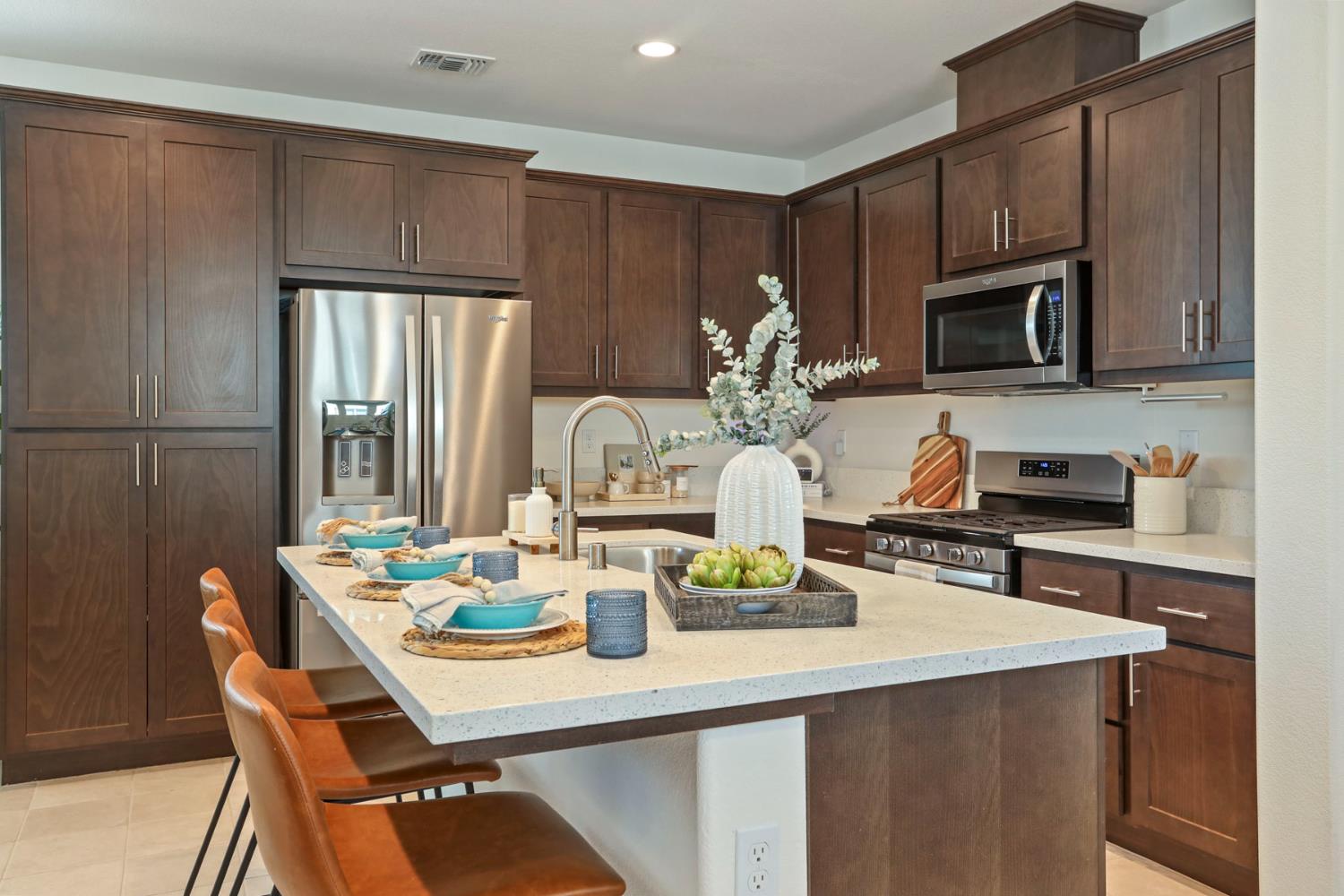 Detail Gallery Image 17 of 54 For 17481 Nightshore Dr, Lathrop,  CA 95330 - 3 Beds | 2 Baths