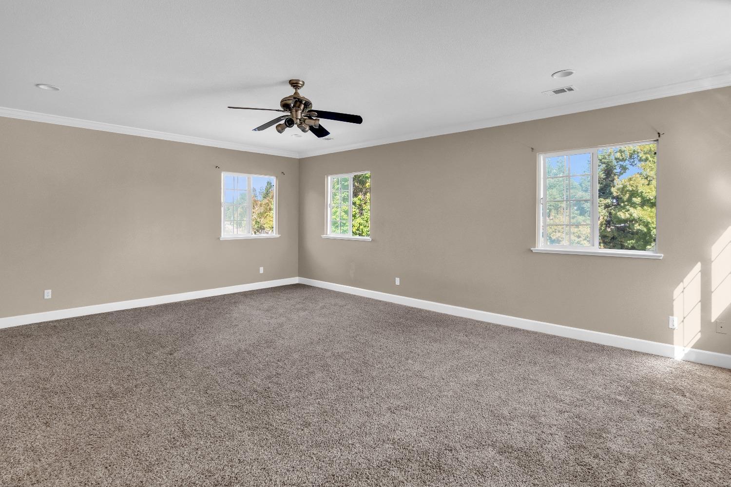 Detail Gallery Image 10 of 49 For 3510 Iron Canyon Cir, Stockton,  CA 95209 - 5 Beds | 3 Baths