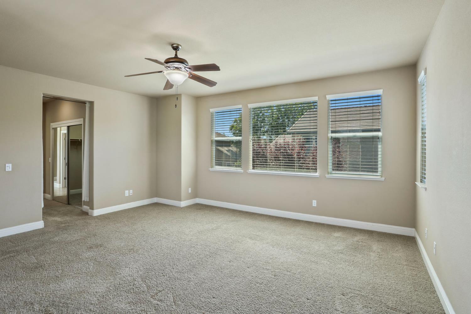 Detail Gallery Image 6 of 68 For 10305 Bridgeview Ln, Stockton,  CA 95219 - 5 Beds | 3 Baths