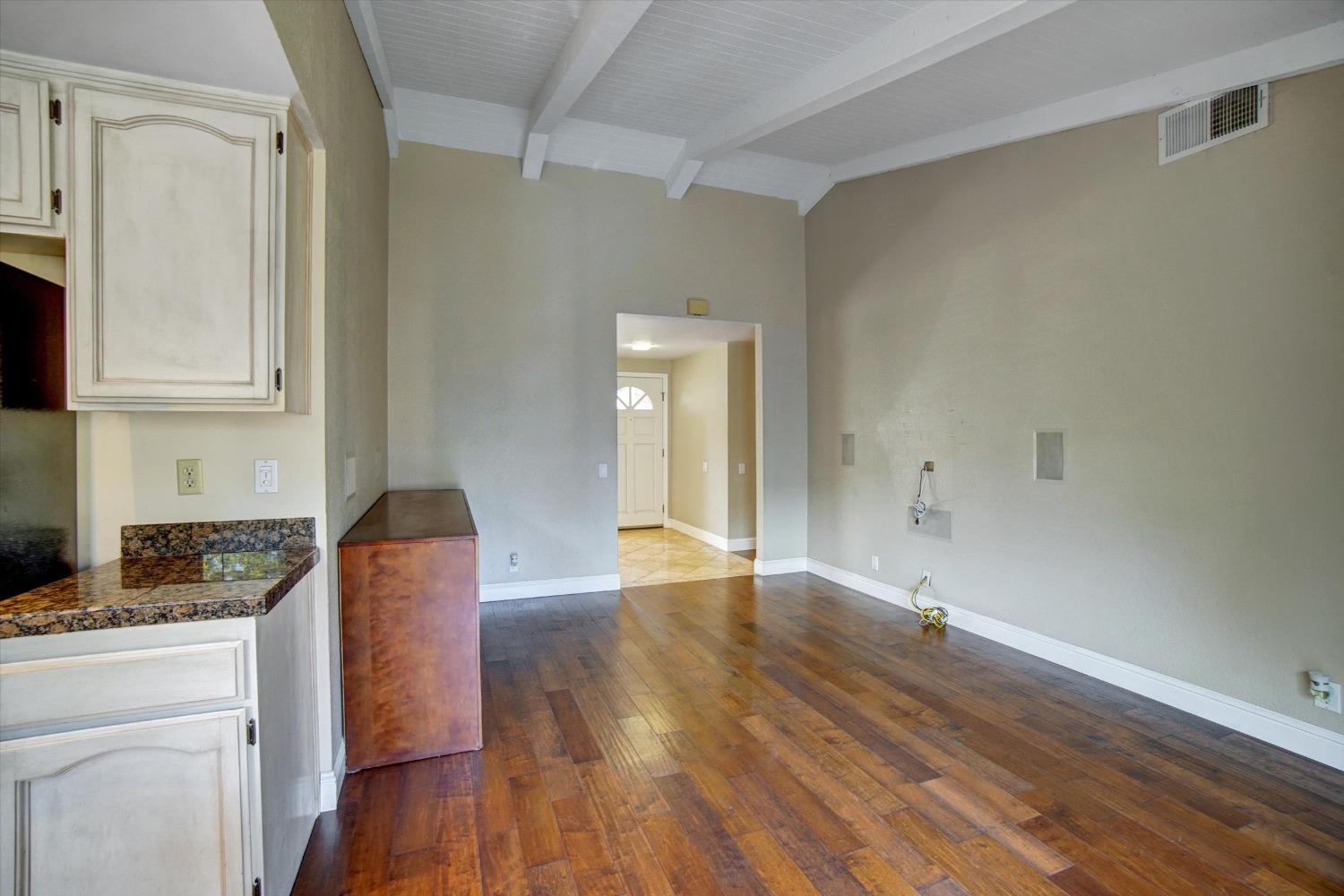 Detail Gallery Image 13 of 49 For 11161 Utopia River Ct, Rancho Cordova,  CA 95670 - 3 Beds | 2 Baths