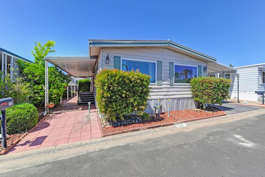 Detail Gallery Image 5 of 46 For 172 Rolling River Ln, Rancho Cordova,  CA 95670 - 2 Beds | 2 Baths