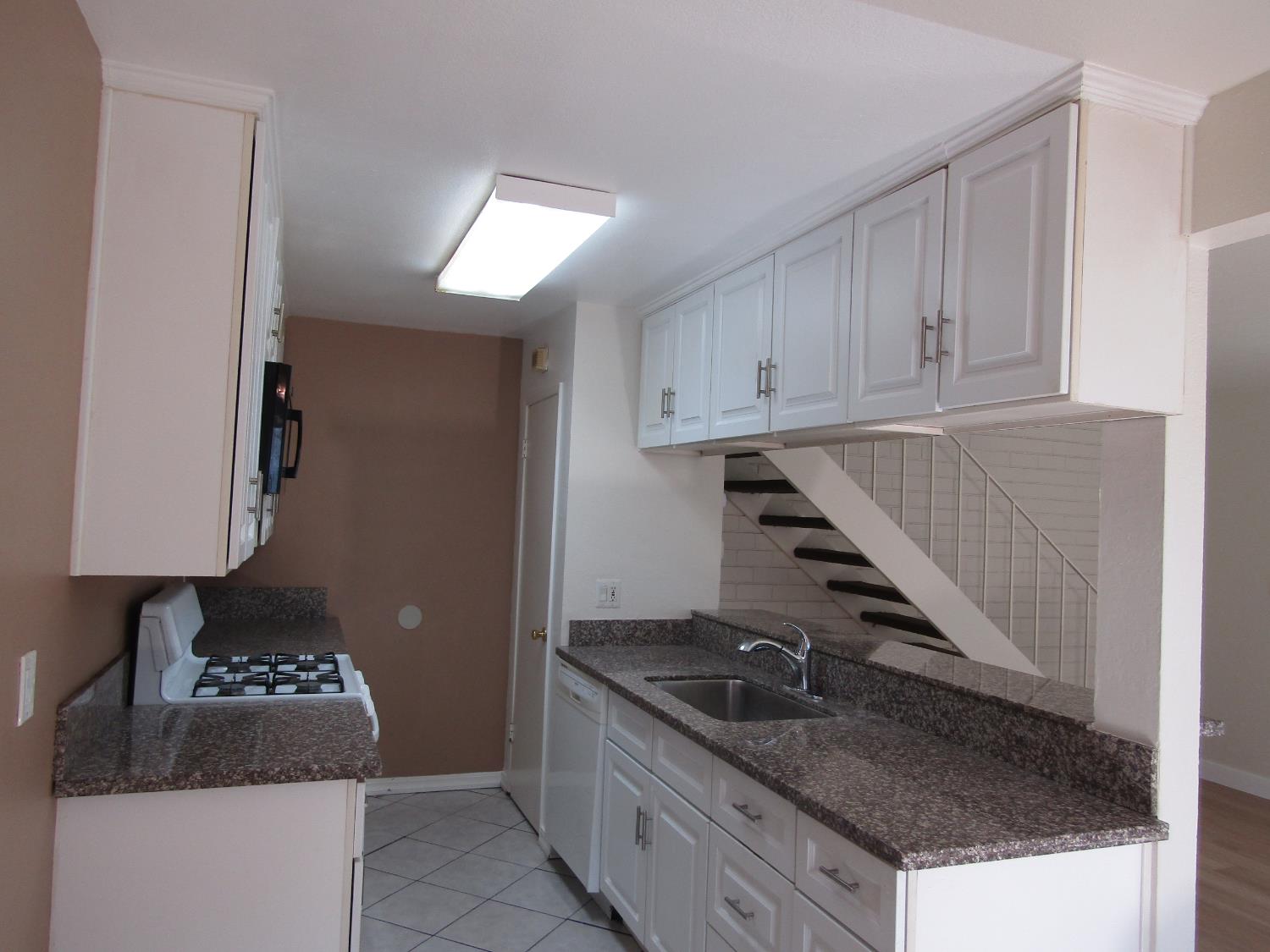 Detail Gallery Image 8 of 22 For 4524 Greenholme Dr #2,  Sacramento,  CA 95842 - 2 Beds | 1 Baths