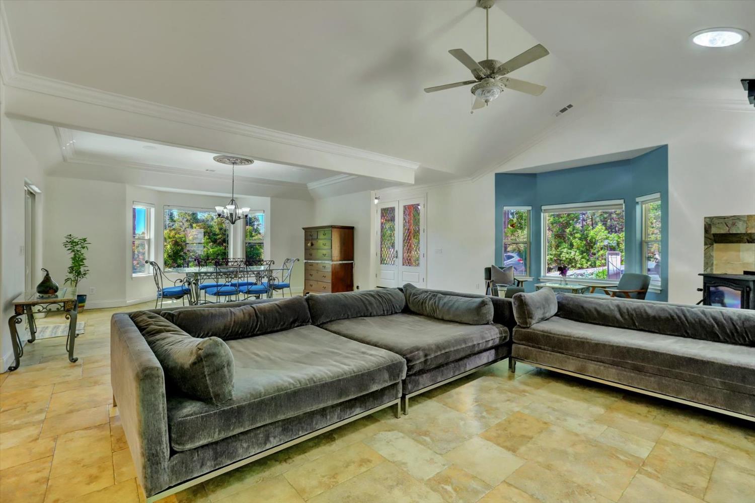 Kensington Kourt, Grass Valley, California image 11
