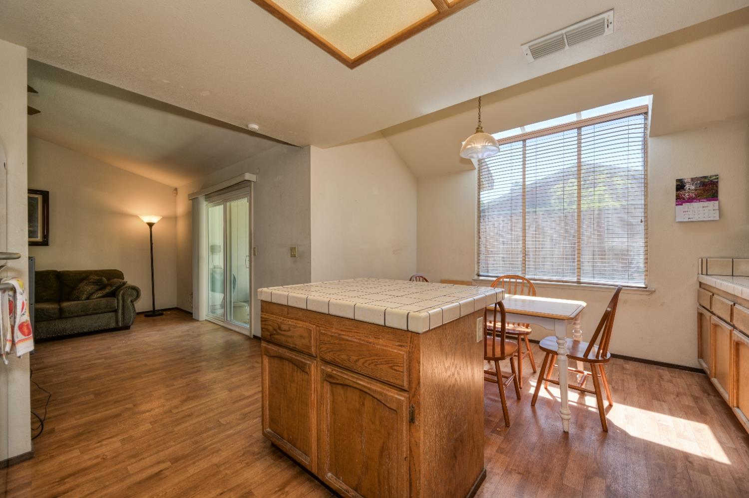 Detail Gallery Image 14 of 42 For 7827 River Estates Dr, Sacramento,  CA 95831 - 3 Beds | 2 Baths