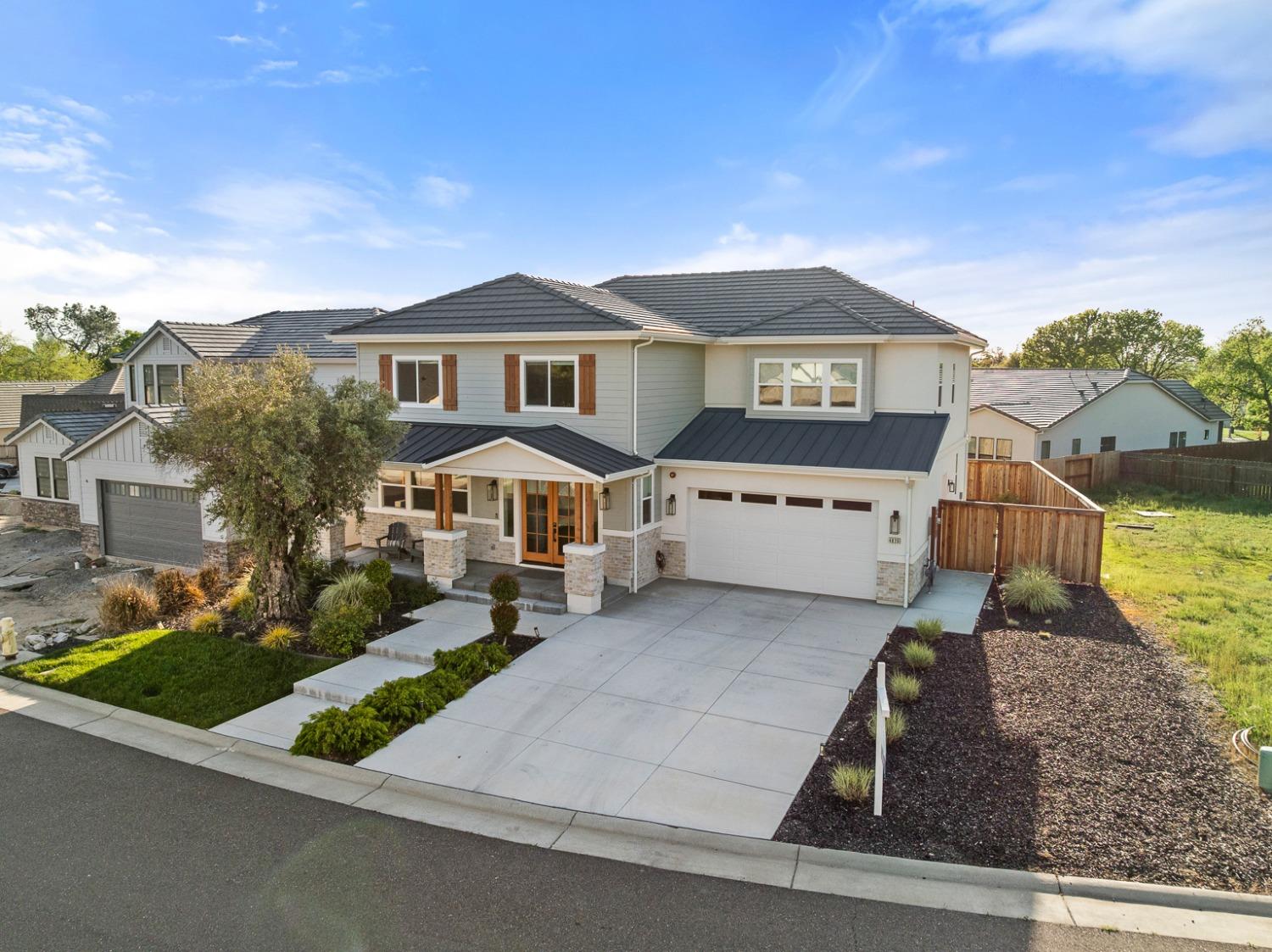 Detail Gallery Image 1 of 51 For 4020 Della Ct, Rocklin,  CA 95677 - 4 Beds | 2/1 Baths