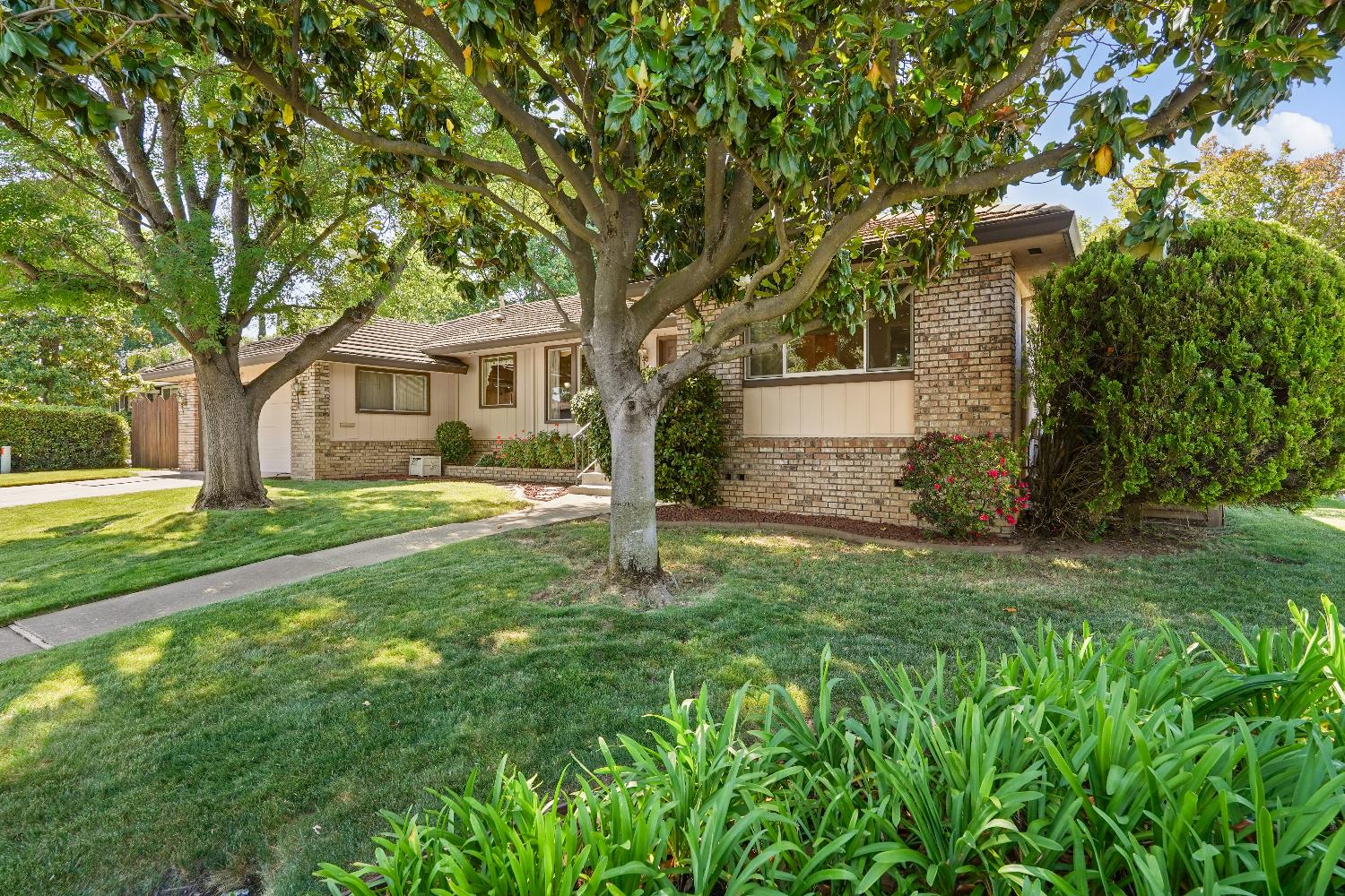 Detail Gallery Image 37 of 39 For 6400 Scenic Oak Ct, Carmichael,  CA 95608 - 4 Beds | 2/1 Baths
