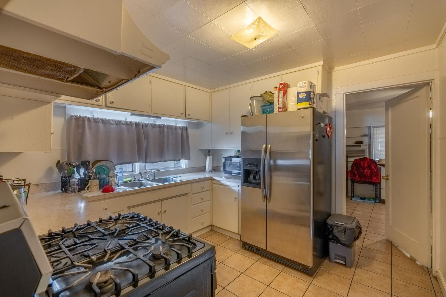Detail Gallery Image 8 of 17 For 425 Ryder Way, Modesto,  CA 95351 - 3 Beds | 1/1 Baths