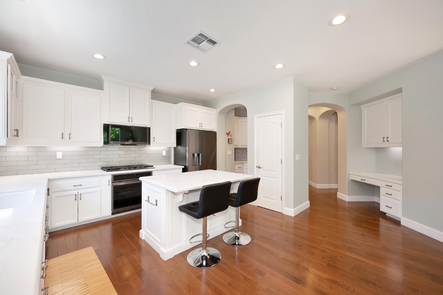 Detail Gallery Image 12 of 46 For 1123 Meredith Way, Folsom,  CA 95630 - 4 Beds | 2 Baths