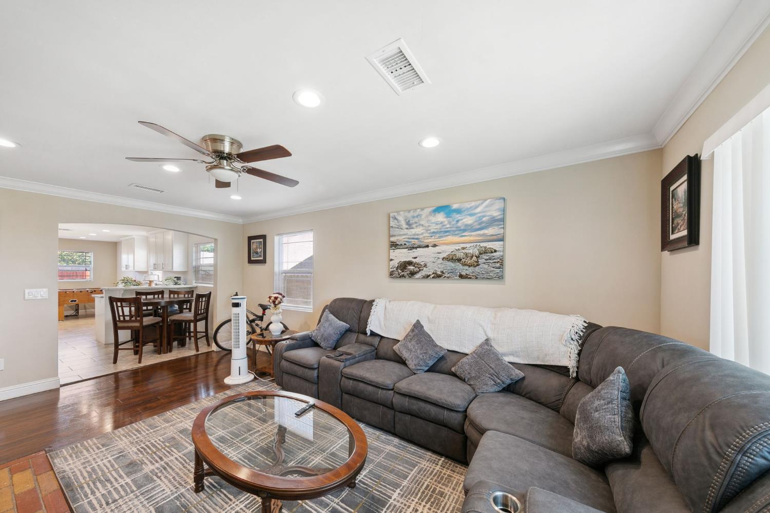 Detail Gallery Image 21 of 37 For 4309 23rd Ave, Sacramento,  CA 95820 - 3 Beds | 1 Baths