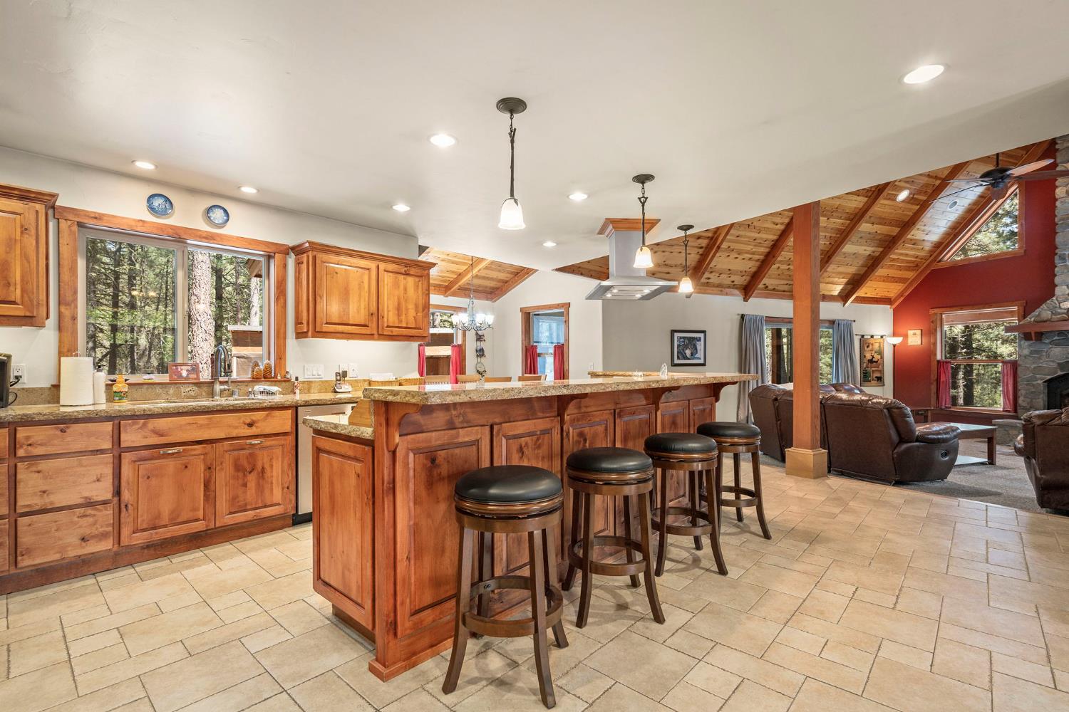 Detail Gallery Image 4 of 36 For 75 Pine Knoll Ct, Portola,  CA 96122 - 2 Beds | 2 Baths