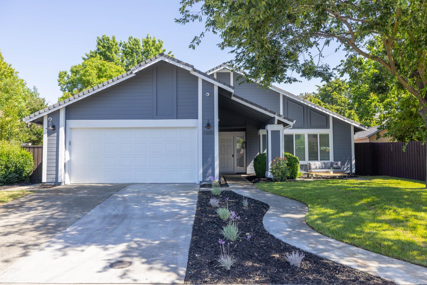 Detail Gallery Image 2 of 45 For 1505 Danica Way, Sacramento,  CA 95833 - 3 Beds | 2 Baths