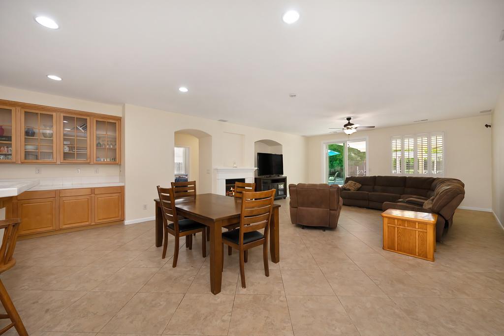 Detail Gallery Image 24 of 71 For 10317 Moura Ct, Elk Grove,  CA 95757 - 4 Beds | 2/1 Baths