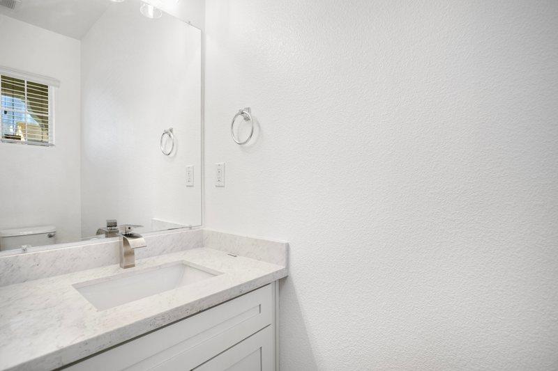 Detail Gallery Image 15 of 30 For 3241 Tice Creek Way, Sacramento,  CA 95833 - 2 Beds | 2/1 Baths