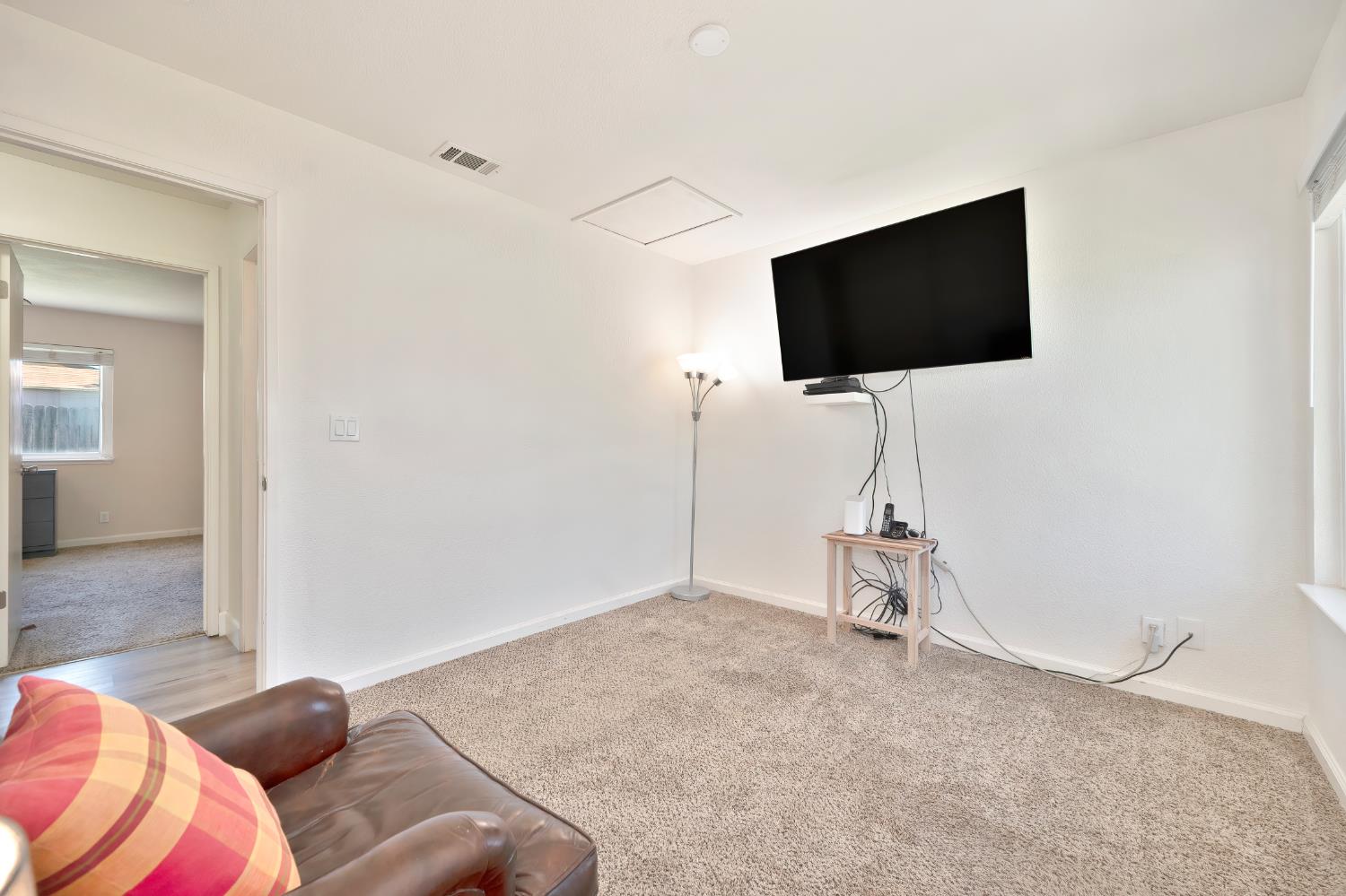 Detail Gallery Image 31 of 52 For 9548 Helio Dr, Sacramento,  CA 95827 - 3 Beds | 2 Baths