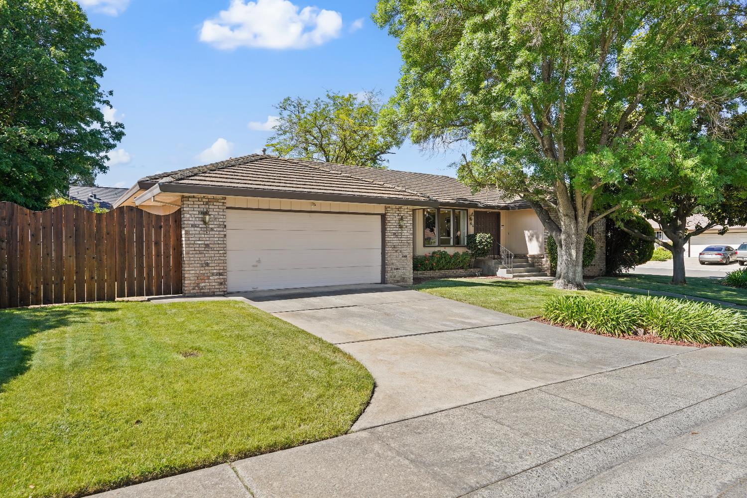 Detail Gallery Image 38 of 39 For 6400 Scenic Oak Ct, Carmichael,  CA 95608 - 4 Beds | 2/1 Baths