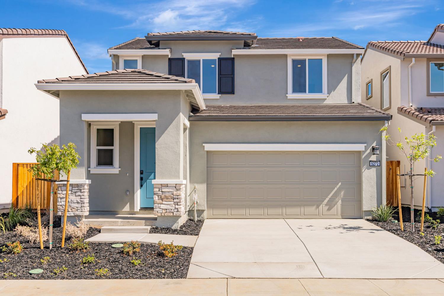 Detail Gallery Image 1 of 13 For 5272 Senesta Cir, Sacramento,  CA 95824 - 3 Beds | 2/1 Baths