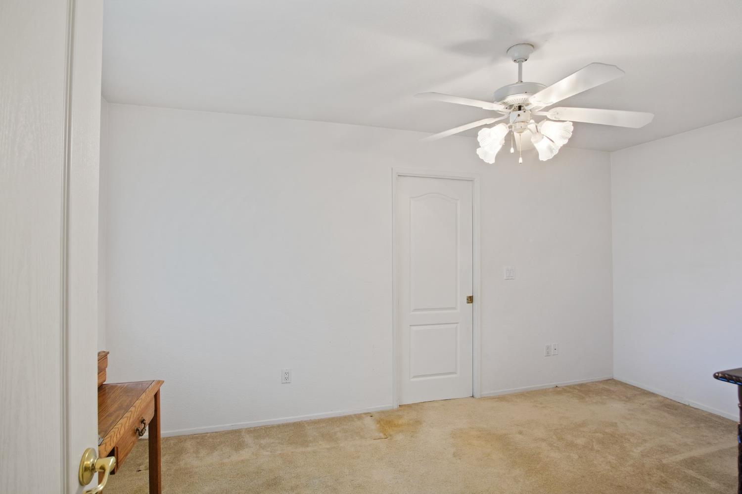 Detail Gallery Image 12 of 22 For 2360 Rochelle Ave, Turlock,  CA 95382 - 3 Beds | 2 Baths