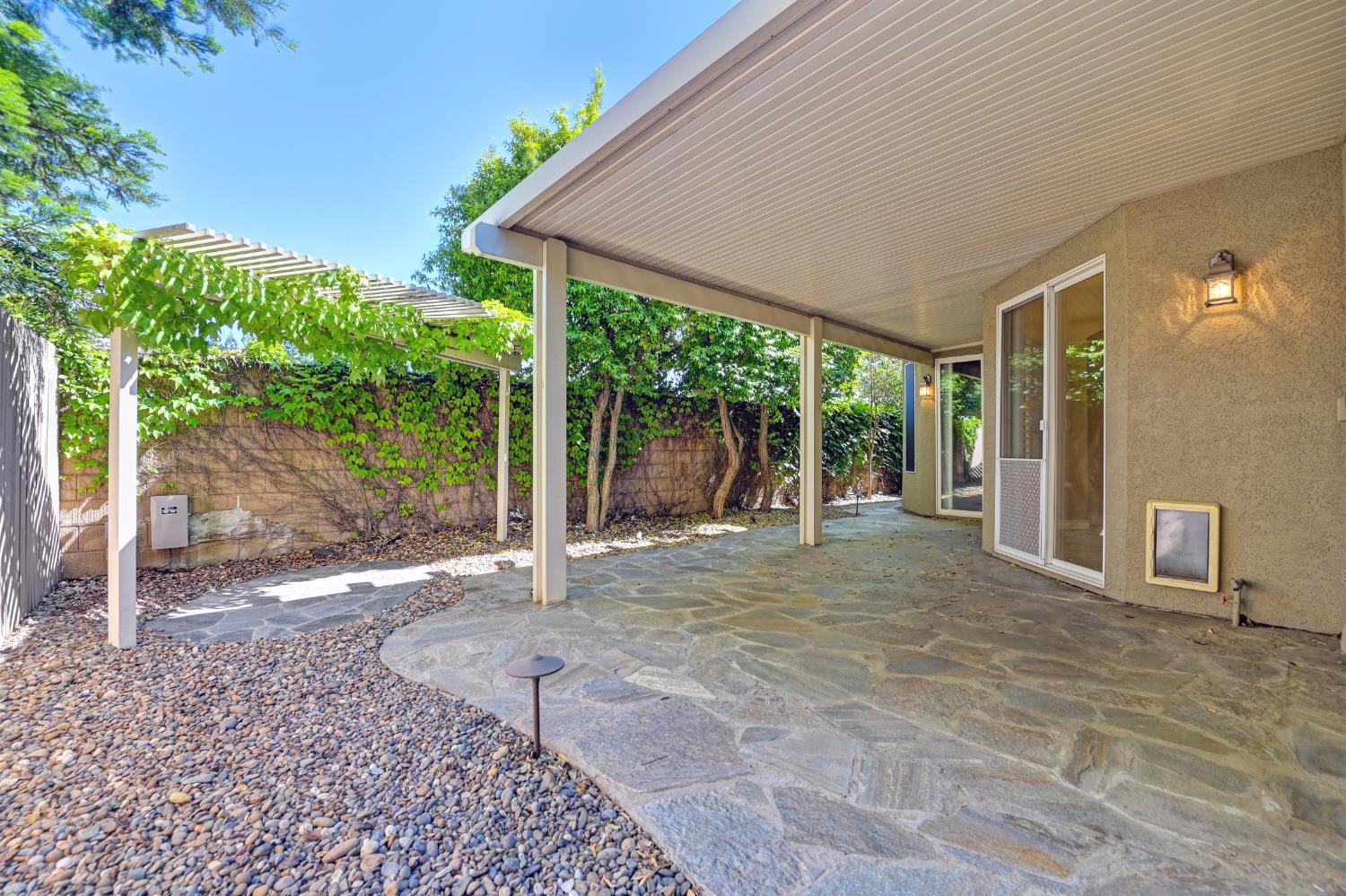 Detail Gallery Image 39 of 44 For 12040 Gold Arbor Ln, Gold River,  CA 95670 - 3 Beds | 2 Baths