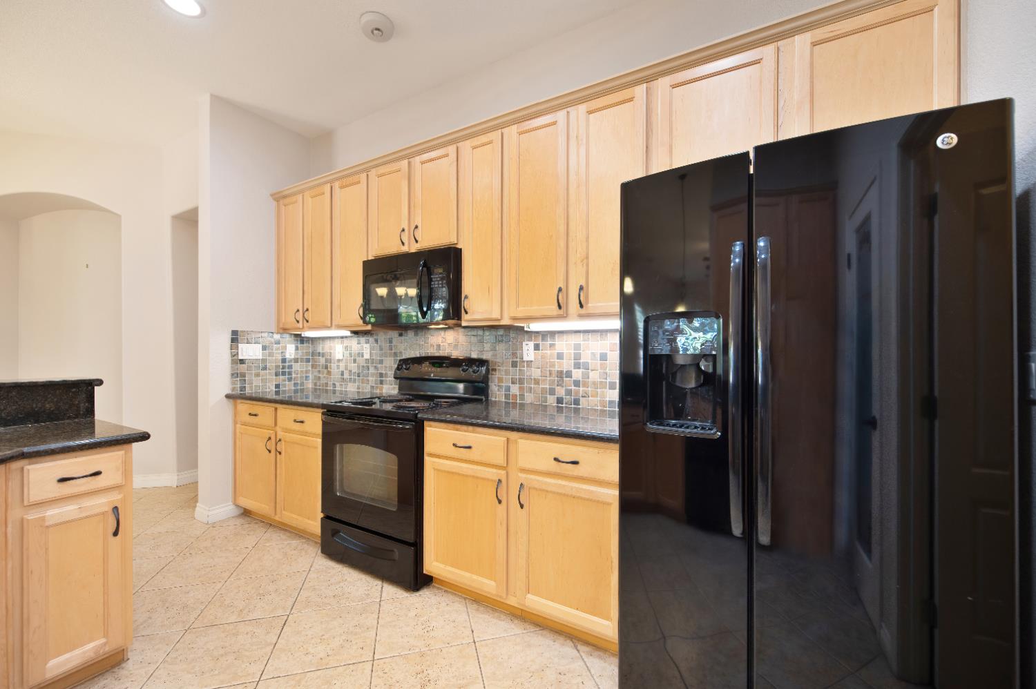 Detail Gallery Image 25 of 44 For 12040 Gold Arbor Ln, Gold River,  CA 95670 - 3 Beds | 2 Baths