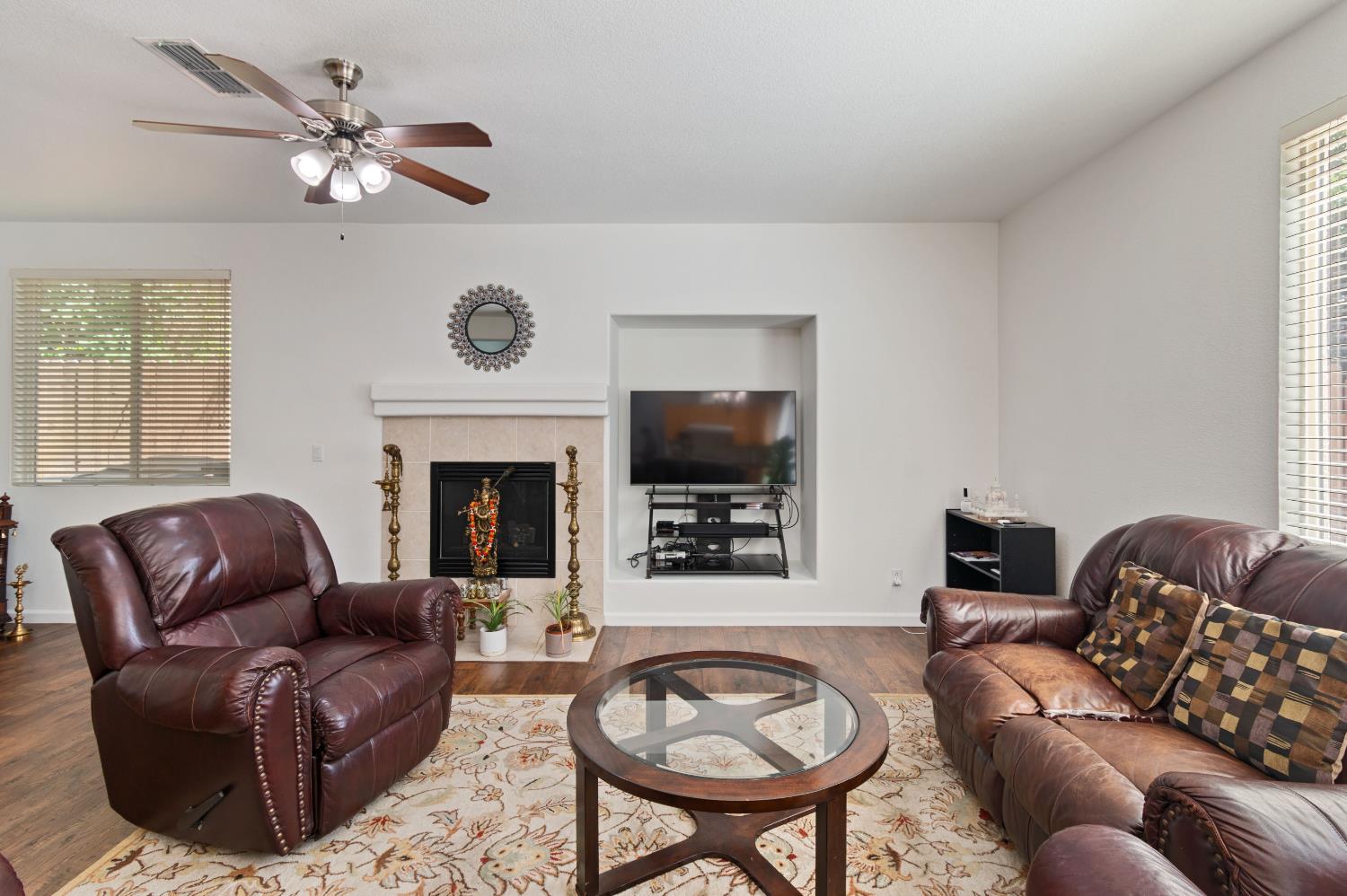 Detail Gallery Image 19 of 42 For 1045 Callander Way, Folsom,  CA 95630 - 4 Beds | 2/1 Baths