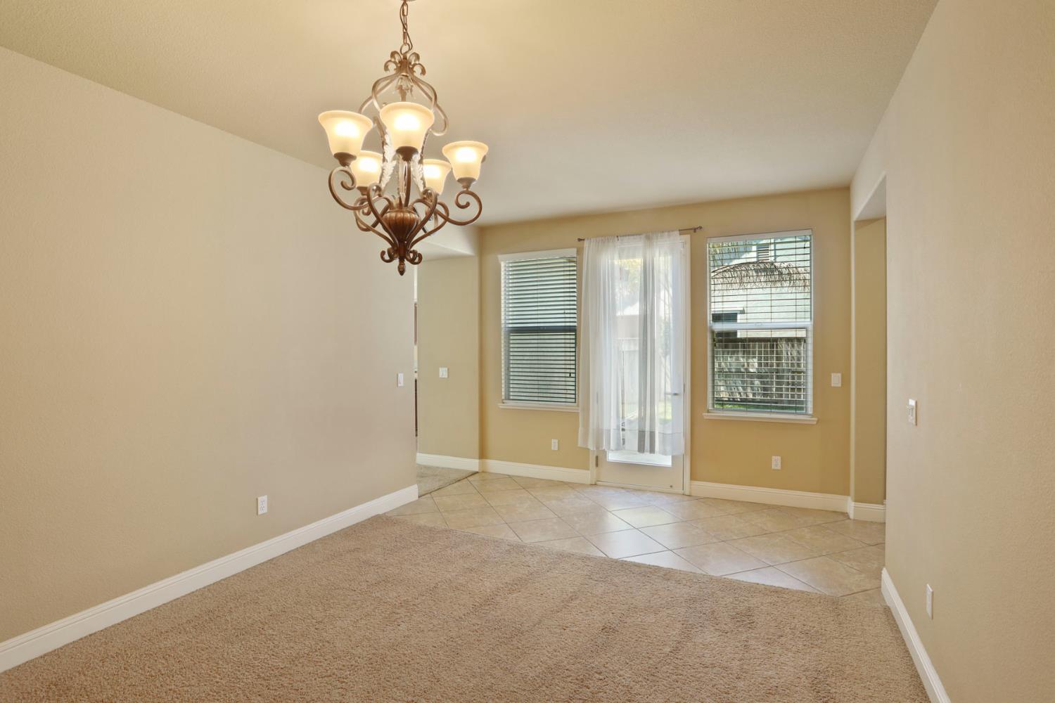 Detail Gallery Image 15 of 68 For 10305 Bridgeview Ln, Stockton,  CA 95219 - 5 Beds | 3 Baths