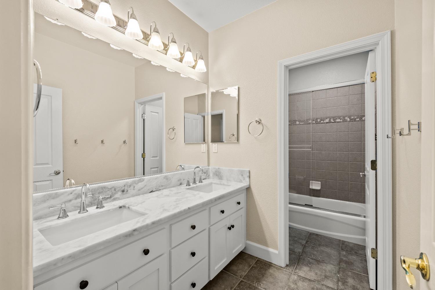 Detail Gallery Image 40 of 84 For 2864 Aberdeen Ln, El Dorado Hills,  CA 95762 - 5 Beds | 3 Baths