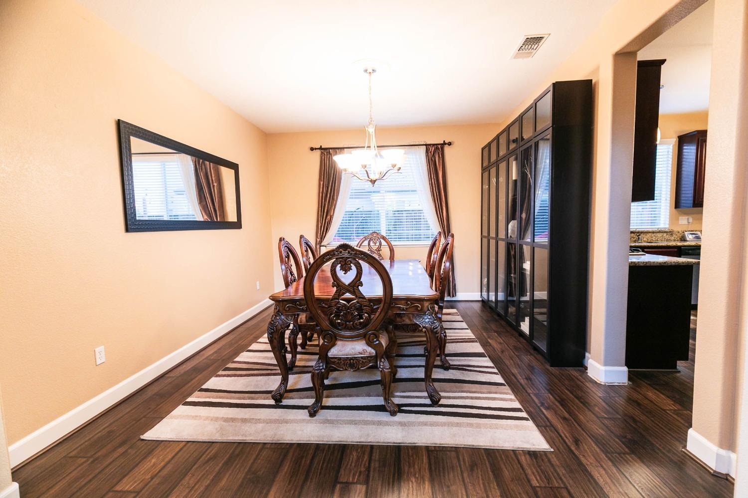Detail Gallery Image 7 of 37 For 10730 Sand Castle Way, Stockton,  CA 95209 - 4 Beds | 3 Baths