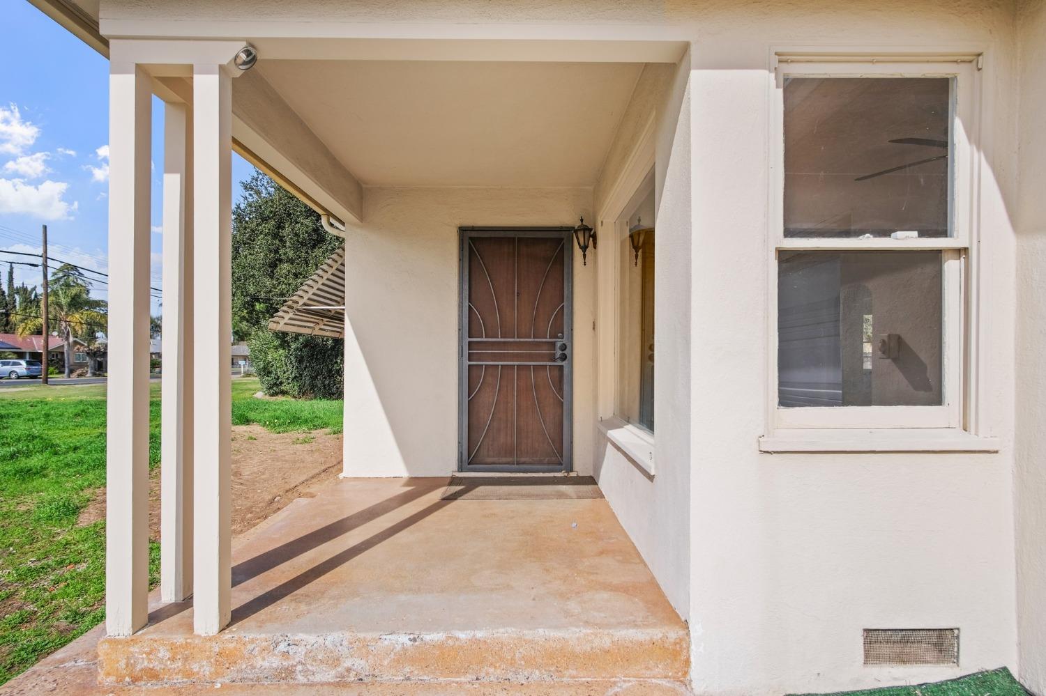 Detail Gallery Image 4 of 31 For 1224 N Central Ave, Modesto,  CA 95351 - 2 Beds | 2 Baths
