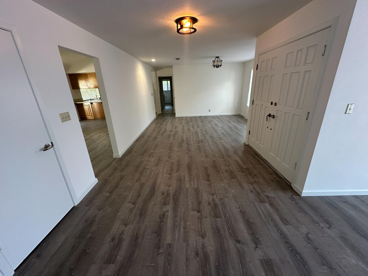 Detail Gallery Image 3 of 28 For 4408 San Ramon Dr, Davis,  CA 95618 - 4 Beds | 2/1 Baths