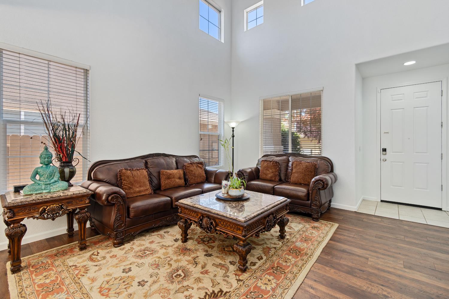 Detail Gallery Image 5 of 42 For 1045 Callander Way, Folsom,  CA 95630 - 4 Beds | 2/1 Baths