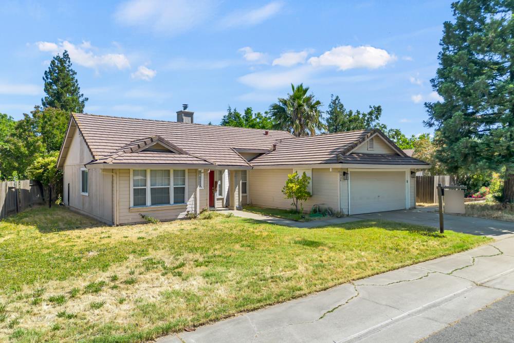 Detail Gallery Image 2 of 33 For 7926 Eagle Peak Way, Antelope,  CA 95843 - 3 Beds | 2 Baths