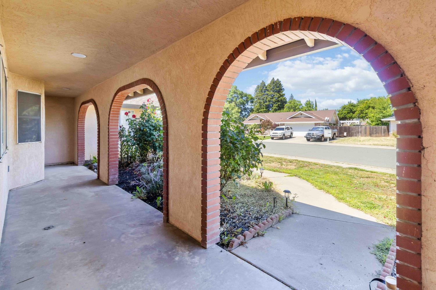 Detail Gallery Image 9 of 35 For 780 Teakwood Dr, Yuba City,  CA 95991 - 4 Beds | 3 Baths