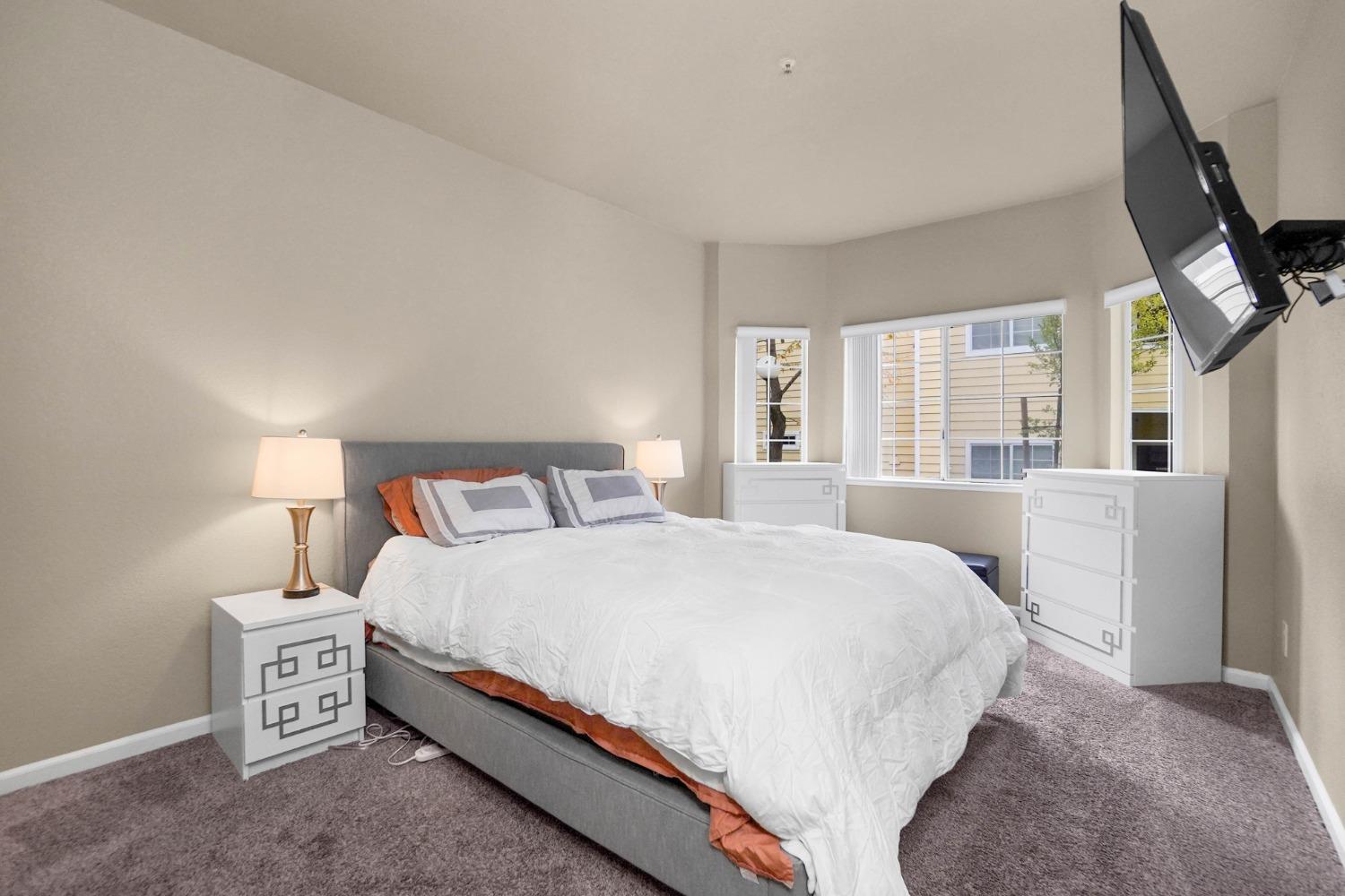 Detail Gallery Image 12 of 26 For 709 Waterford, Pinole,  CA 94564 - 2 Beds | 1 Baths