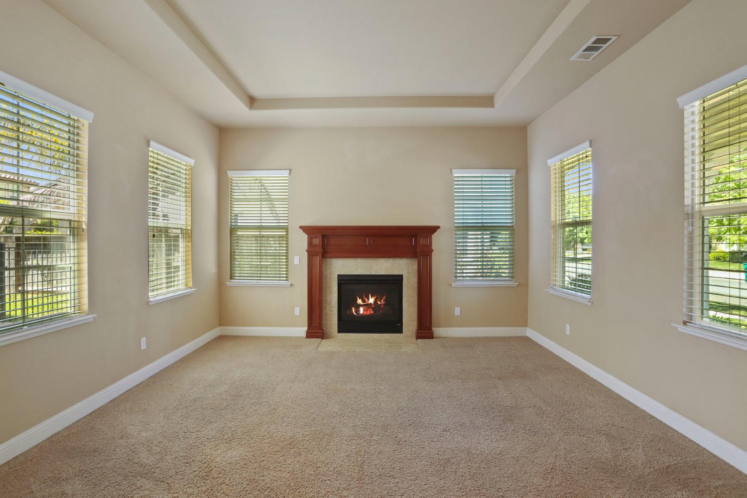 Detail Gallery Image 11 of 68 For 10305 Bridgeview Ln, Stockton,  CA 95219 - 5 Beds | 3 Baths