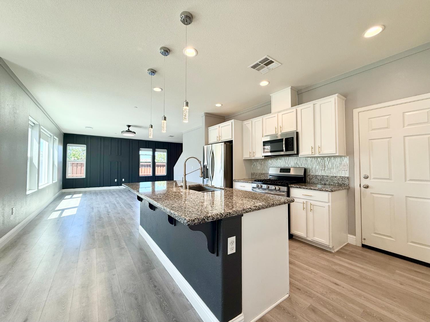 Detail Gallery Image 12 of 47 For 21161 Cabernet Dr, Patterson,  CA 95363 - 5 Beds | 3 Baths