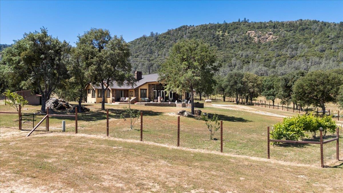Detail Gallery Image 8 of 97 For 9267 7r Bar Rd, Angels Camp,  CA 95222 - 3 Beds | 3/1 Baths