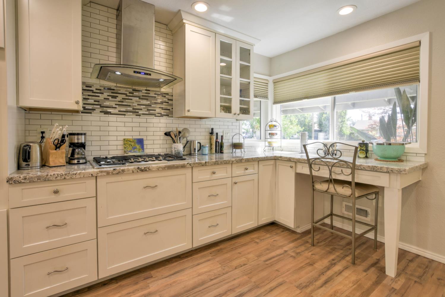 Detail Gallery Image 15 of 46 For 3401 Norris Ave, Sacramento,  CA 95821 - 4 Beds | 2/1 Baths
