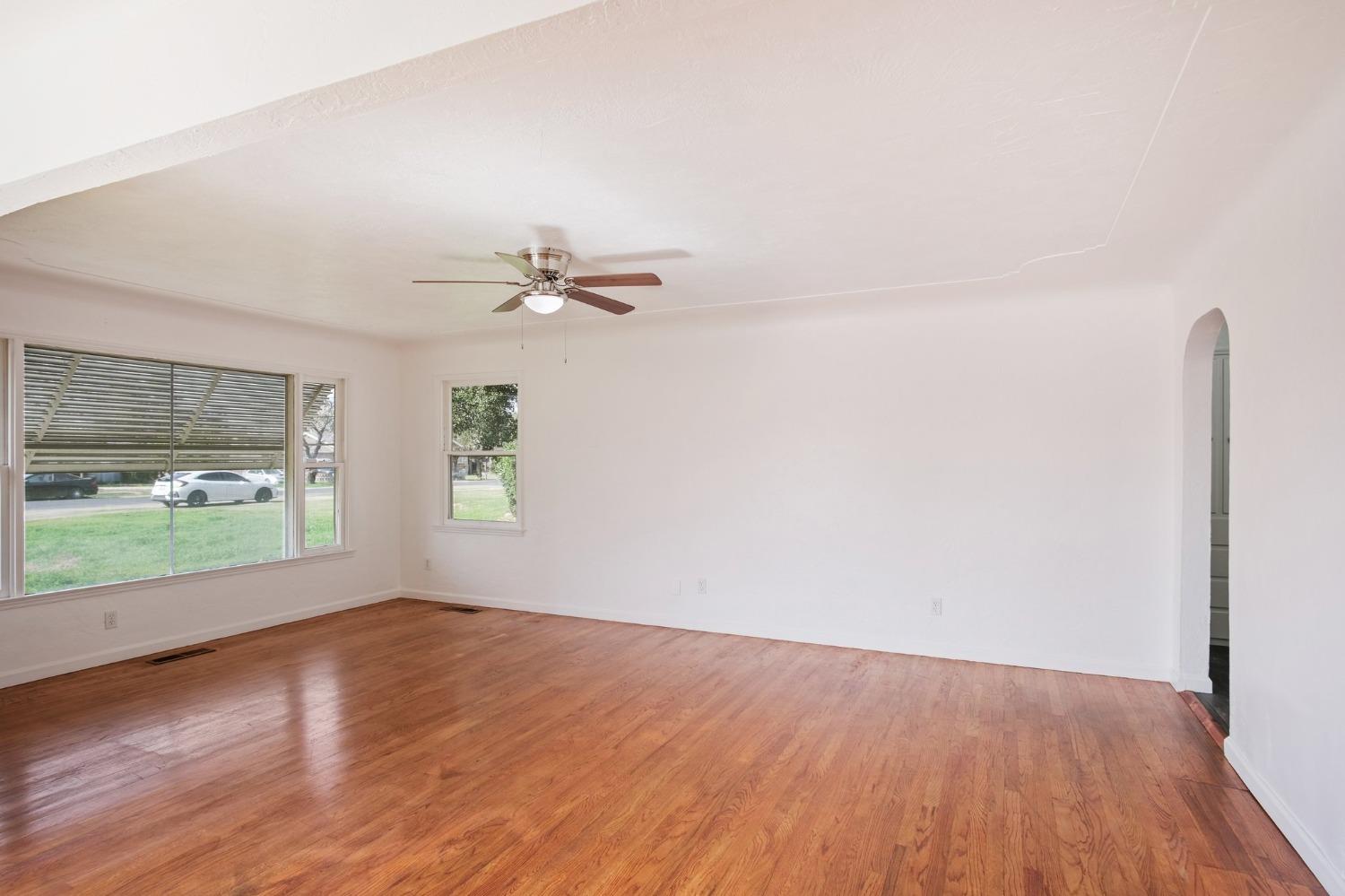 Detail Gallery Image 7 of 31 For 1224 N Central Ave, Modesto,  CA 95351 - 2 Beds | 2 Baths