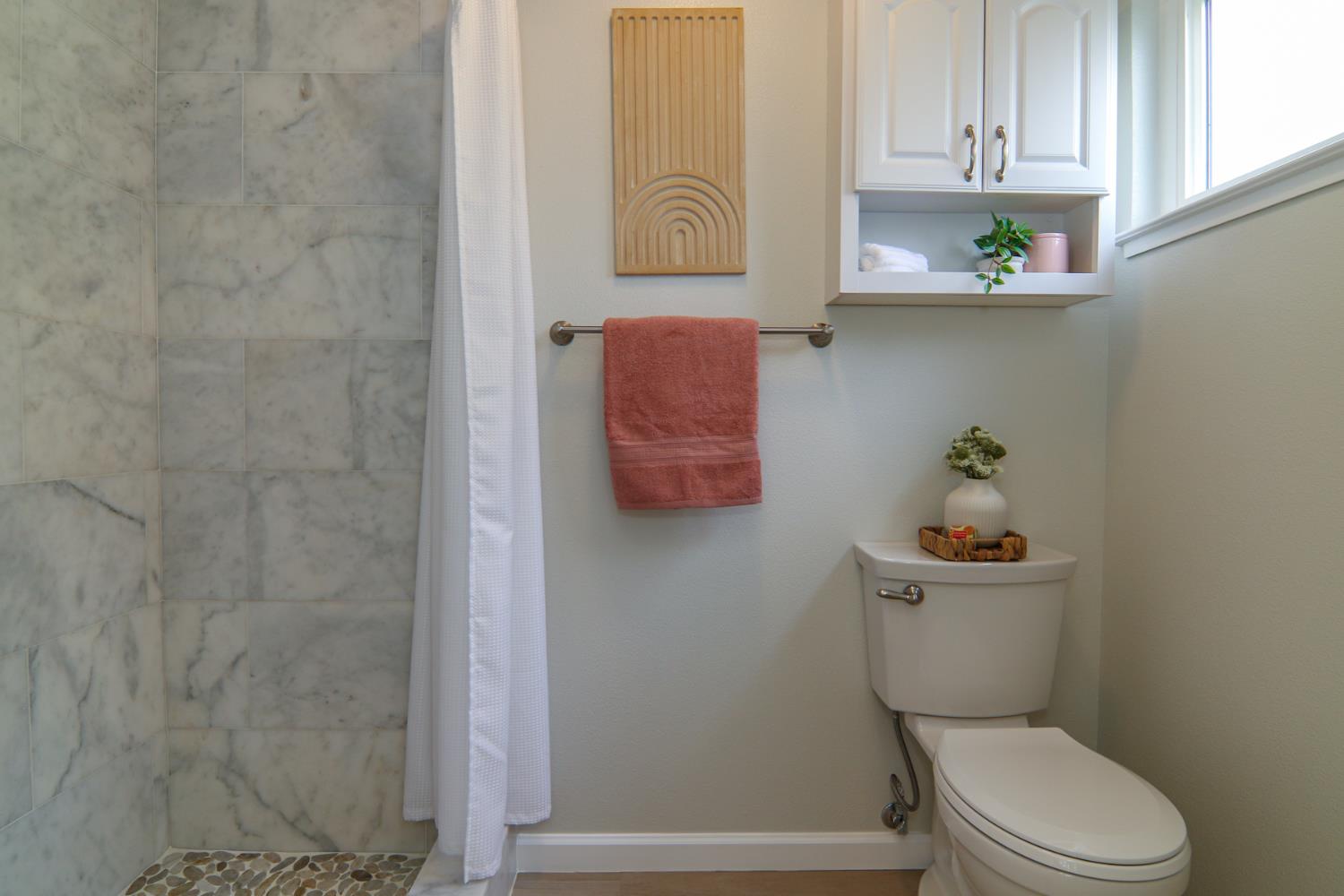 Detail Gallery Image 19 of 38 For 4949 Hillridge Way, Fair Oaks,  CA 95628 - 3 Beds | 2 Baths