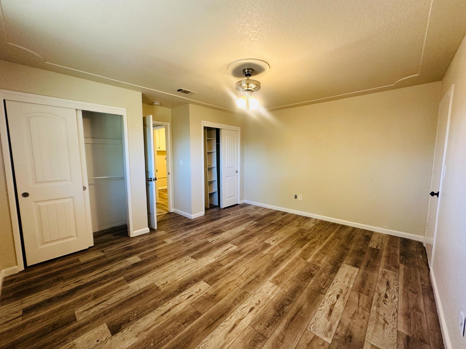 Detail Gallery Image 27 of 41 For 553 Manor Oak Pl, Manteca,  CA 95336 - 4 Beds | 3 Baths